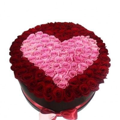 КОМПОЗИЦИЯ "101 РОЗА С РОЗОВЫМ СЕРДЦЕМ"